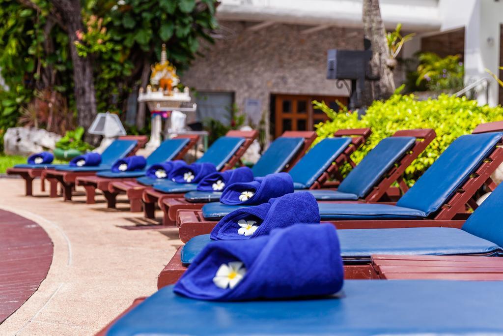 Cholchan Pattaya Beach Resort - Sha Extra Plus Buitenkant foto Poolside at the Royal Paradise Hotel & Spa