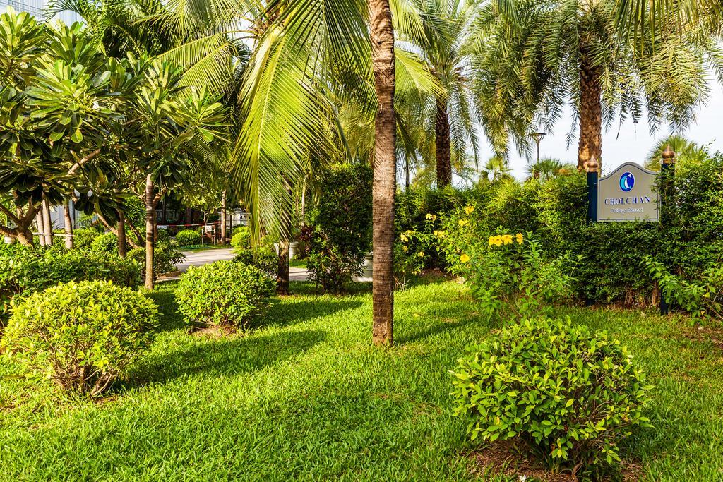 Cholchan Pattaya Beach Resort - Sha Extra Plus Buitenkant foto View of the campus
