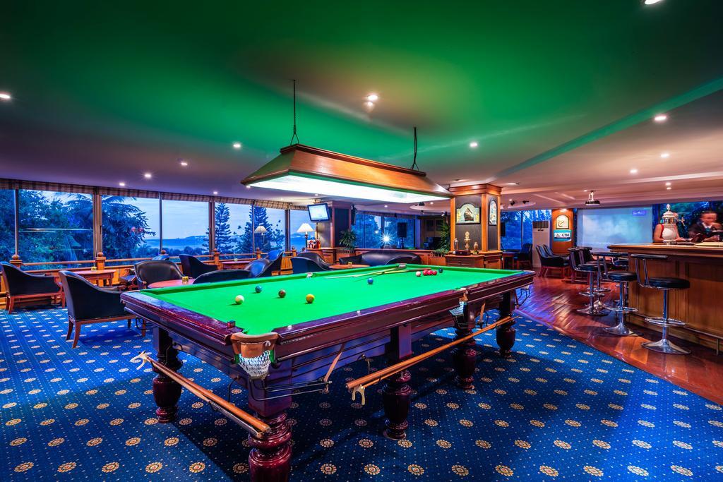 Cholchan Pattaya Beach Resort - Sha Extra Plus Buitenkant foto The Snooker Room