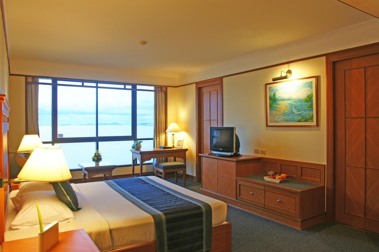 Cholchan Pattaya Beach Resort - Sha Extra Plus Kamer foto Deluxe Room